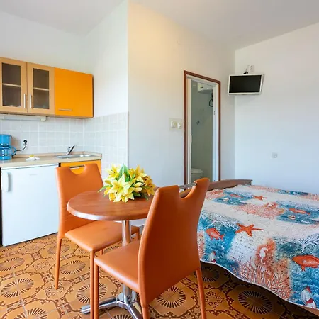 Apartman Carmen *