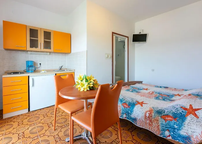 Apartment Carmen *